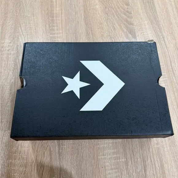 NIB • Chuck Taylor All Star Lift Platform Canvas Size: 8 - Picture 5 of 6